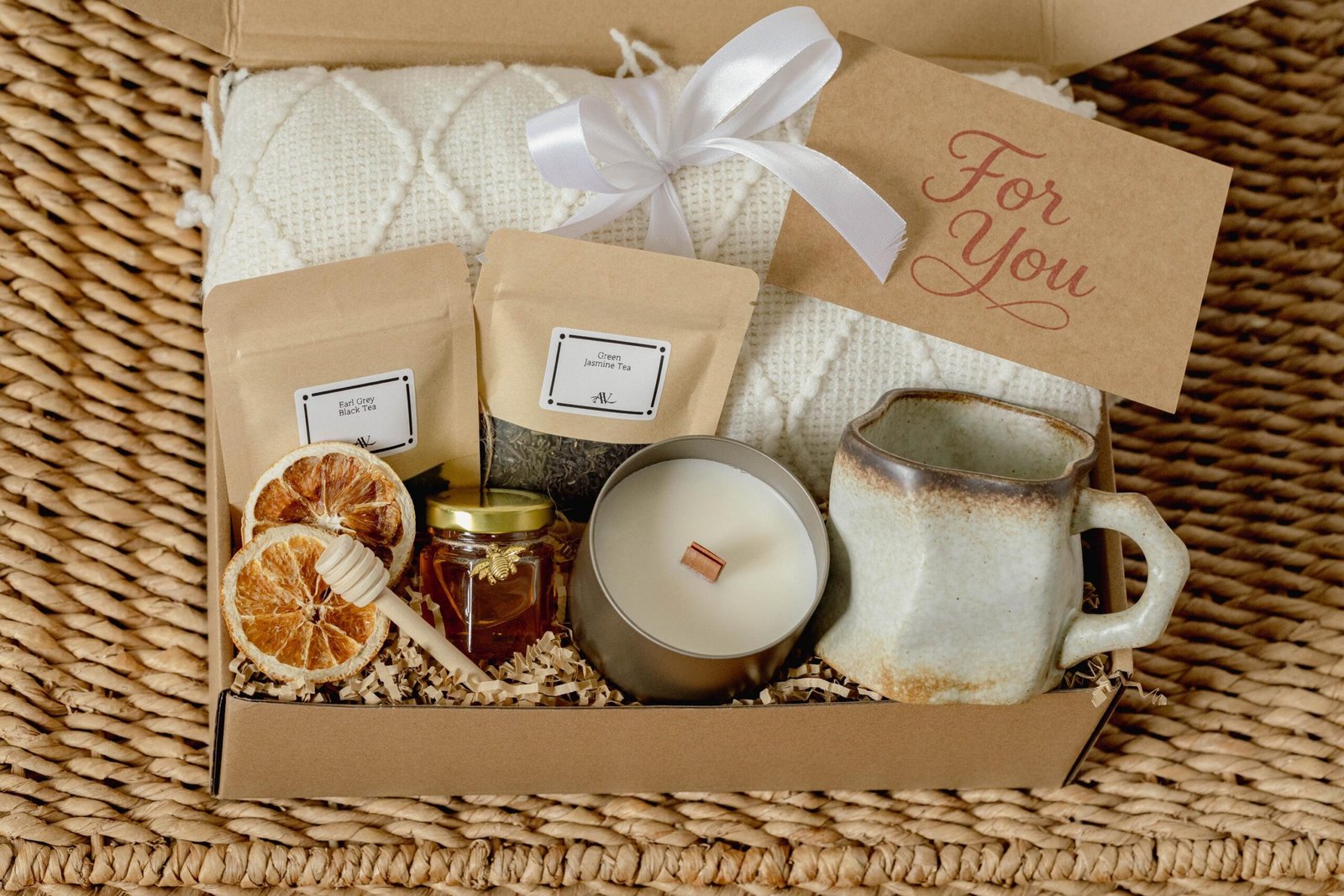 Cozy Hygge Gift Box with Knitted Blanket, Tea, Honey, Mug 6 il fullxfull.7889911407 syqh scaled