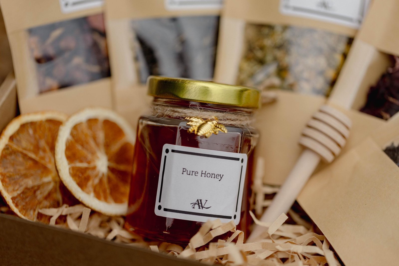 Five Tea & Honey Gift Set 11 Natural honey and tea gift set detail