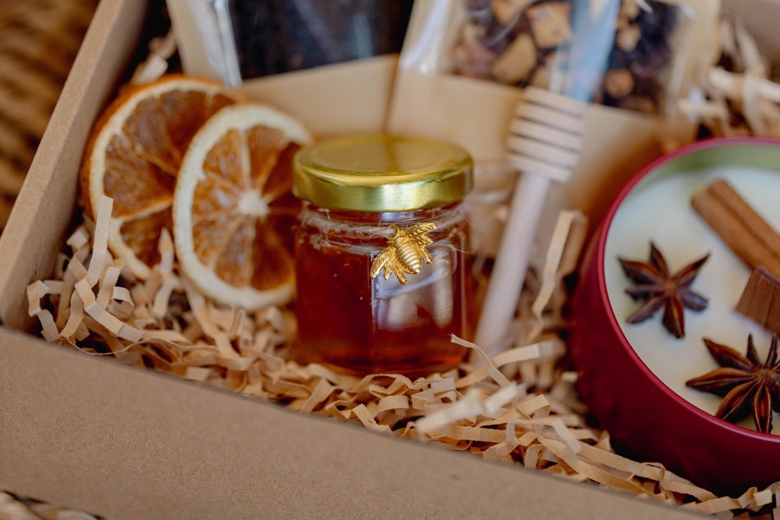 Candle, Tea & Honey Gift Set | Fruit Tea Selection 9 Candle, Tea & Honey Gift Set detail 8