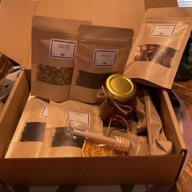 Photo shared by Carolyn in an Etsy review of Tea & Honey Gift Set